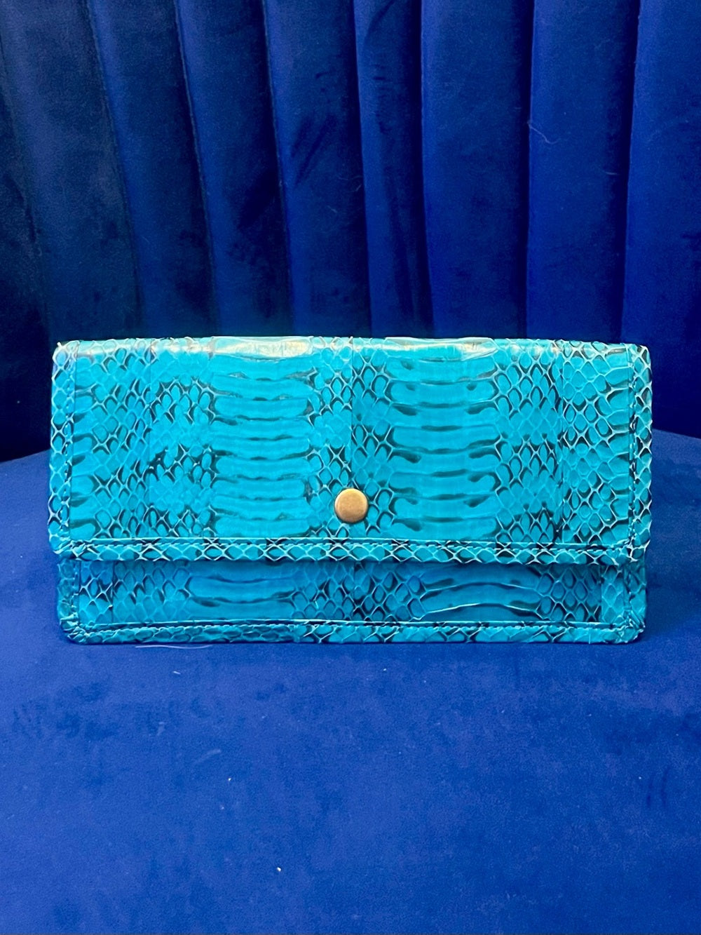 Beirn Turquoise Genuine Python Leather Tote Bag with Removable Matching Clutch — luxury handbag proportions and shape