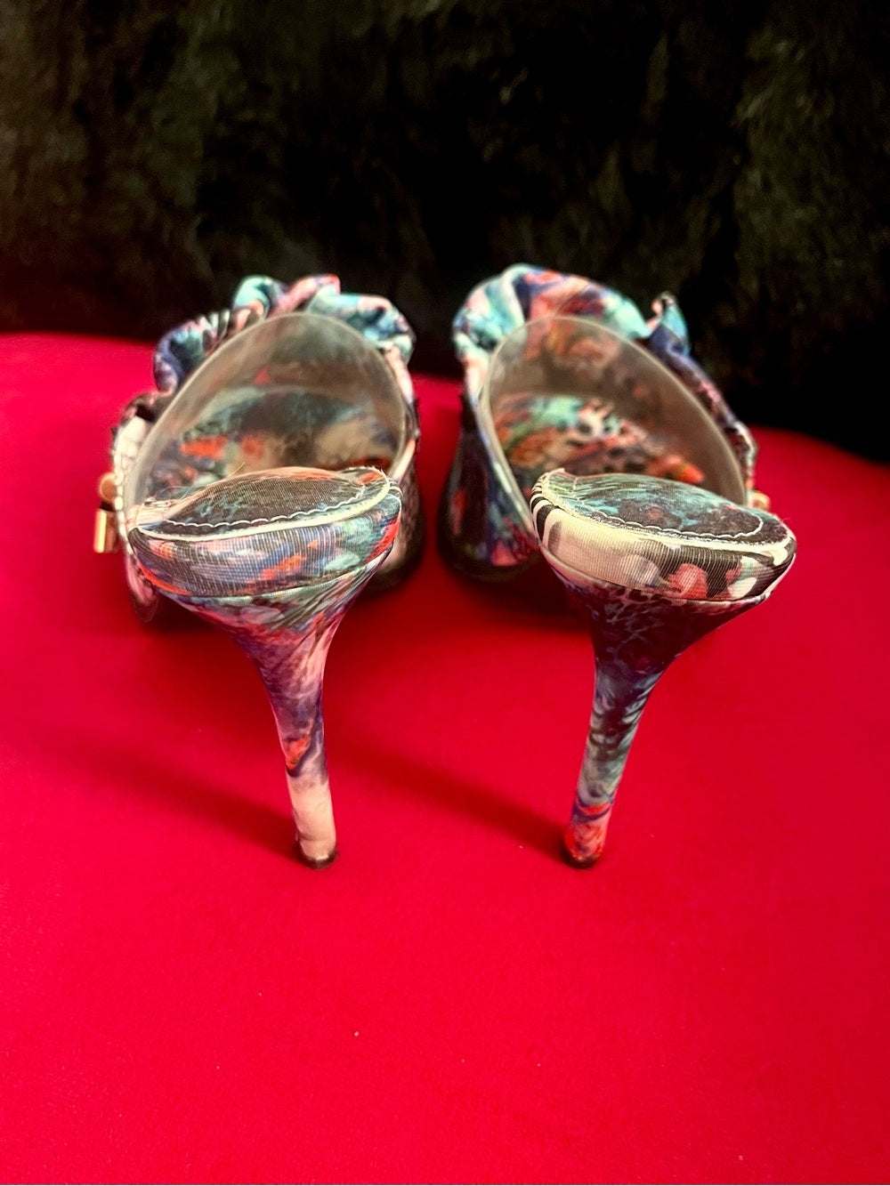 Cape Robbin Colorful Ruffle Slide Heels with Exotic Multicolor Print - Size 6.5 — outsole wear and sole construction