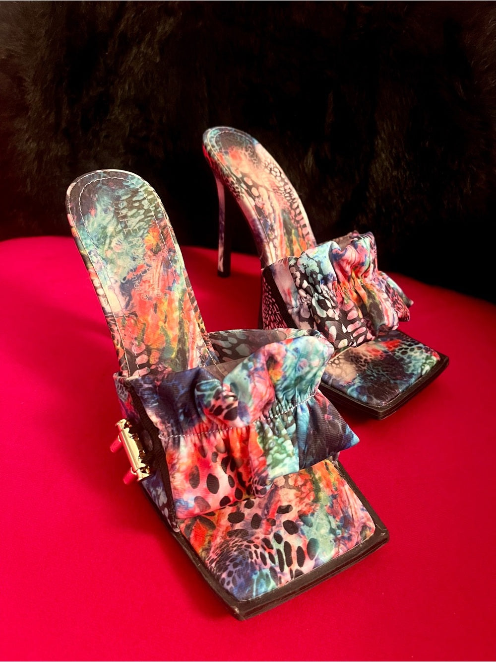 Cape Robbin Colorful Ruffle Slide Heels with Exotic Multicolor Print - Size 6.5 — ankle strap buckle and fastening