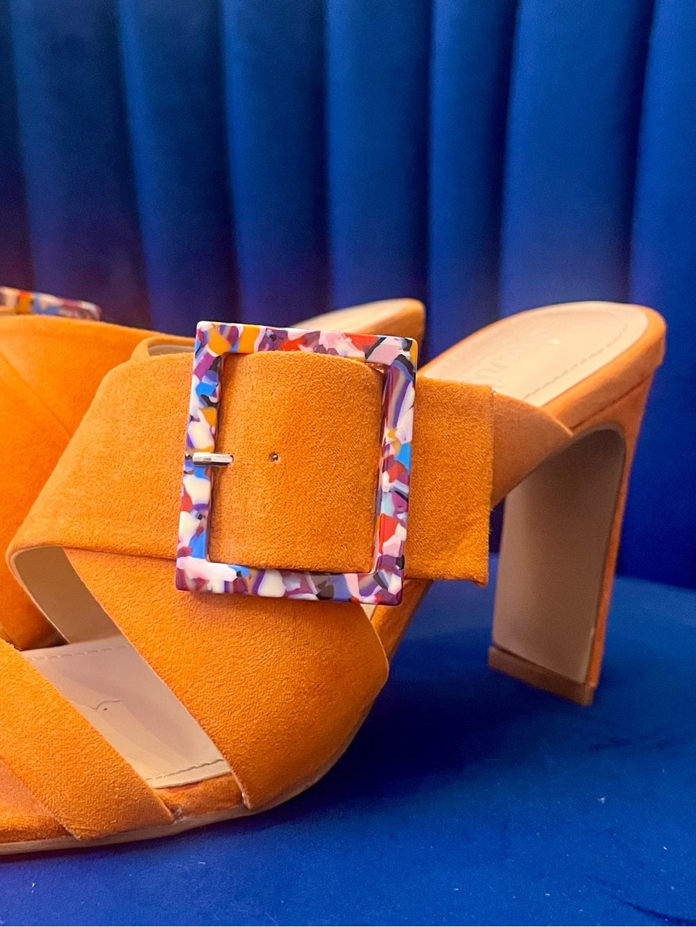Charles by Charles David Orange Suede Heels w Multicolor Resin Buckle - Size 6.5 — outsole wear and sole construction