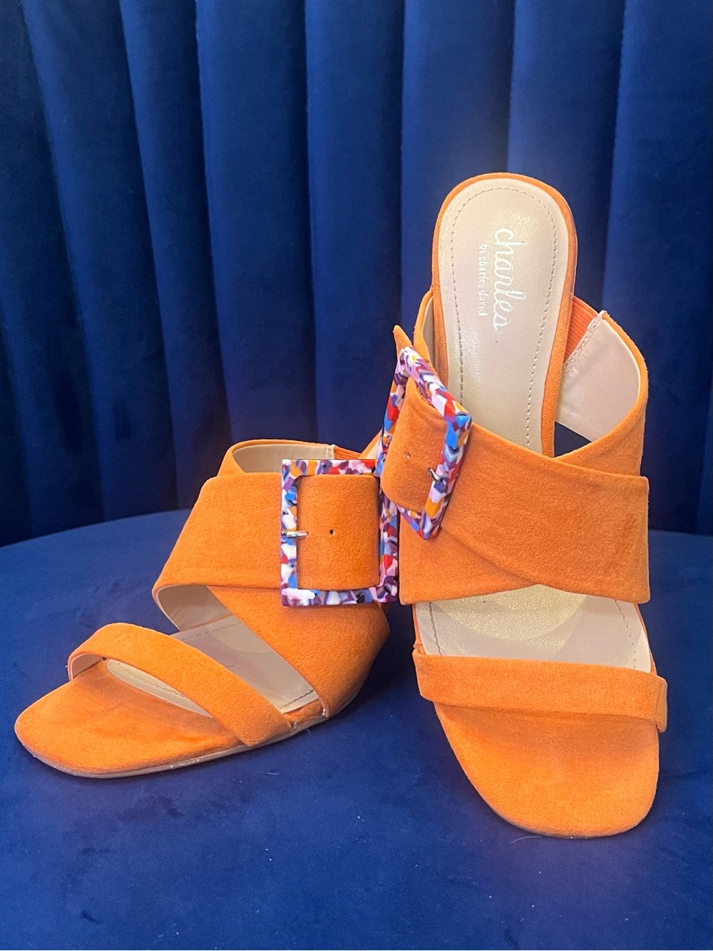 Charles by Charles David Orange Suede Heels w Multicolor Resin Buckle - Size 6.5 — shoe toe shape and embellishment