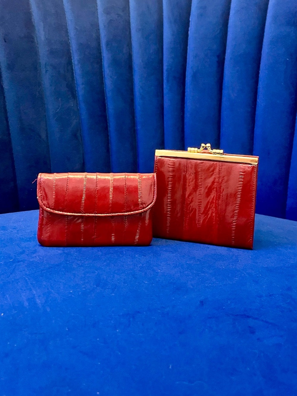 Cherry Red Eel Skin Wallet & Kisslock Coin Purse Vintage Mini Set — corner piping and leather edge detail