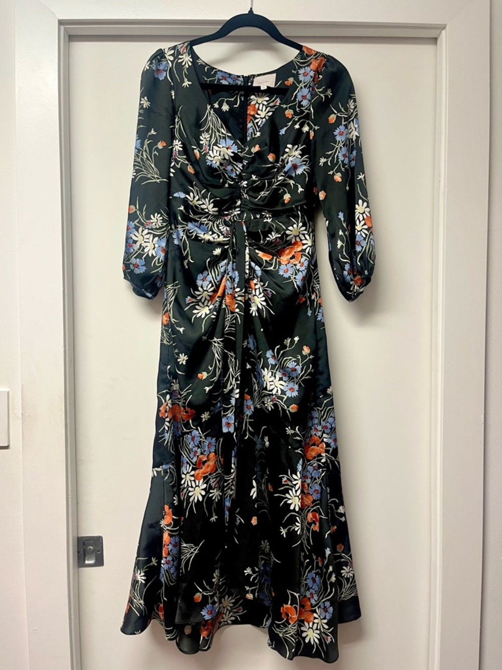 cinq a sept Black Floral Three Quarter Sleeve Walker Wrap Midi Dress - Size 0 — fashion back design and construction
