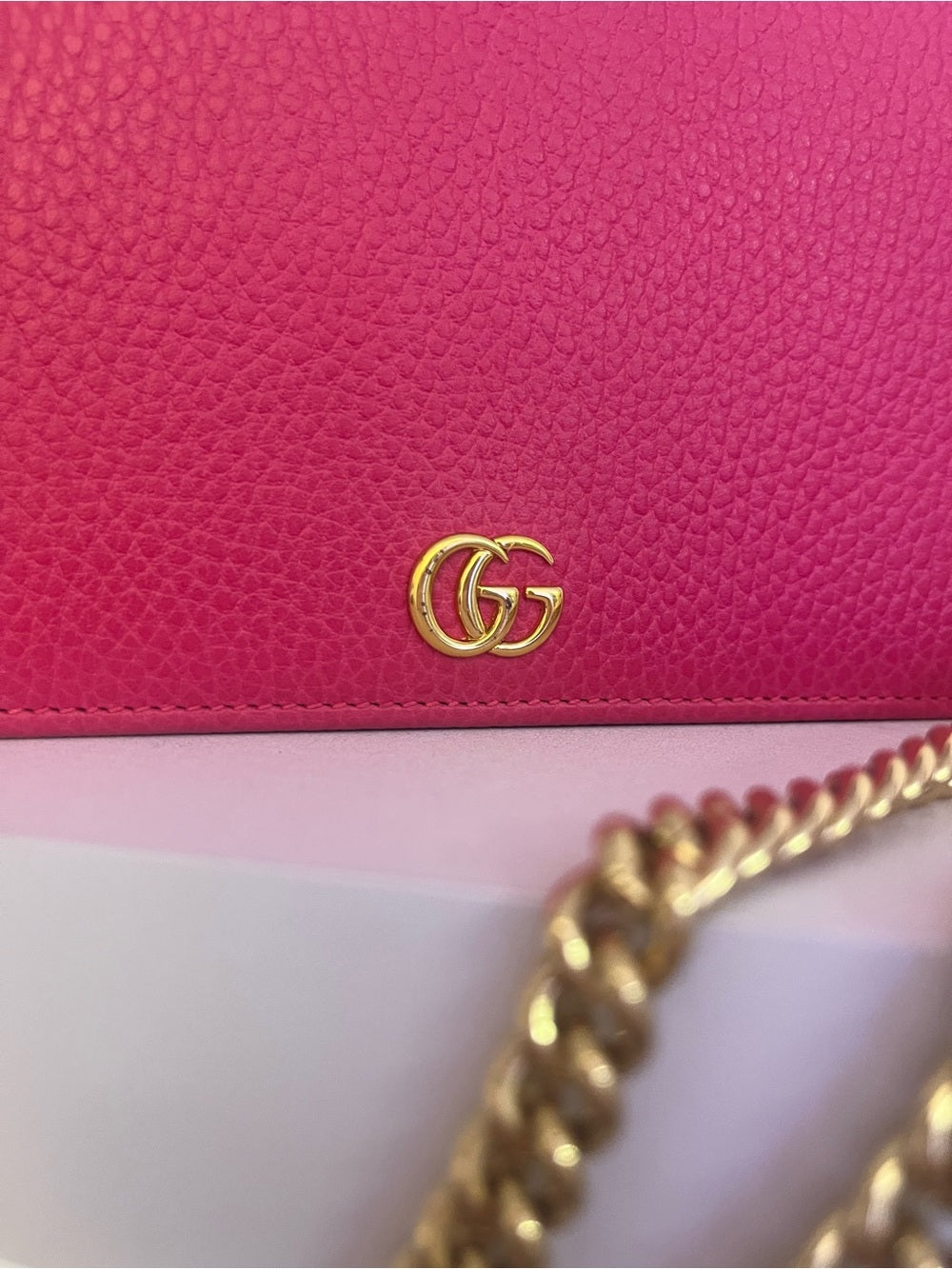 Gucci GG Marmont Pink Pebbled Leather Wallet on Chain + Packaging — corner piping and leather edge detail