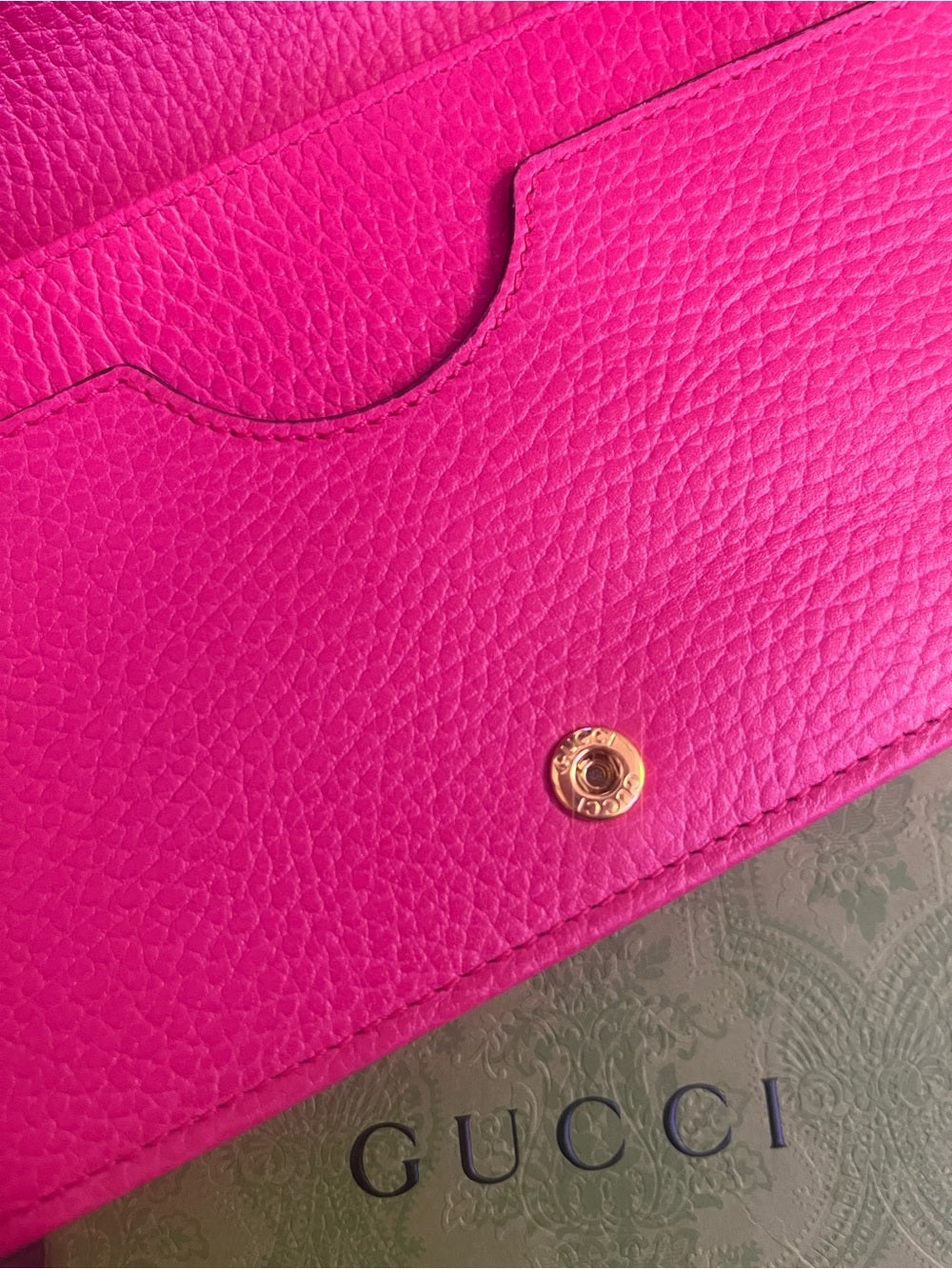 Gucci GG Marmont Pink Pebbled Leather Wallet on Chain + Packaging — bag closure fastening and edge finish