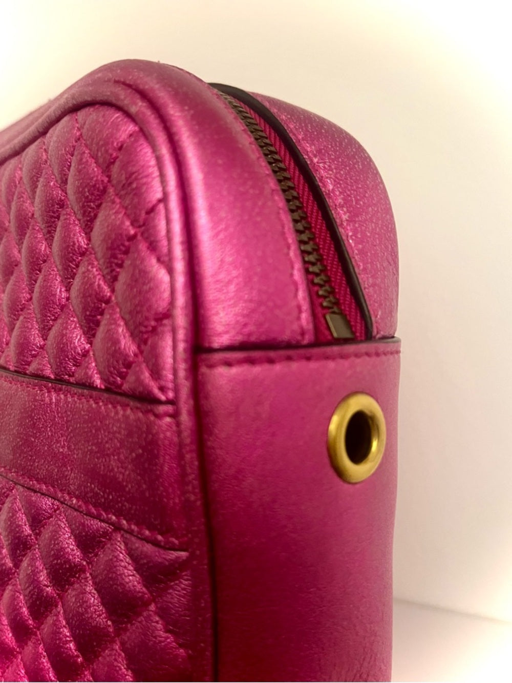 Gucci Metallic Fuchsia Quilted Trapuntata + Card Holder Set Style - GG Marmont — luxury accessory color and texture (additional view 2)