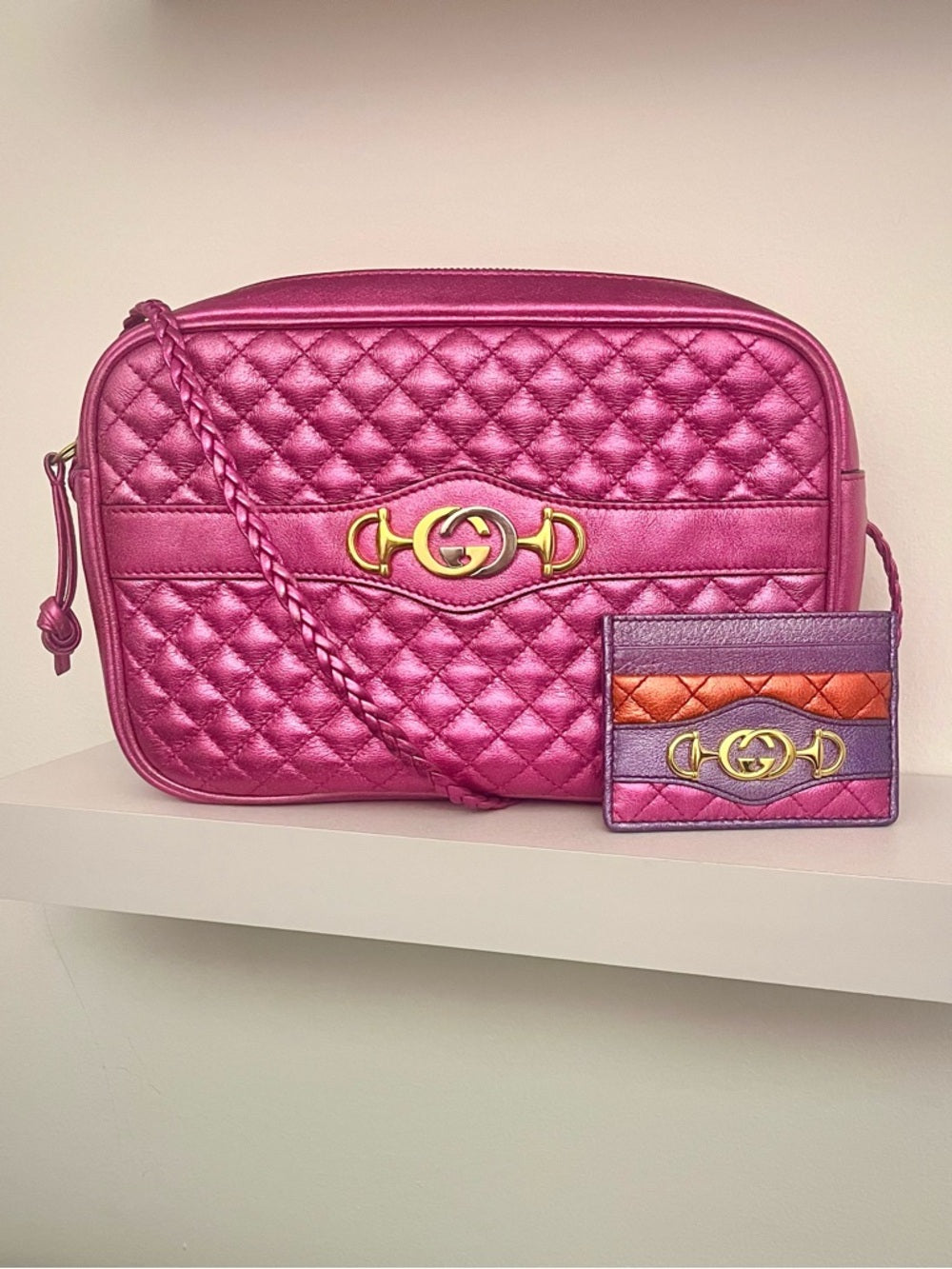 Gucci Metallic Fuchsia Quilted Trapuntata + Card Holder Set Style - GG Marmont — material finish and color detail