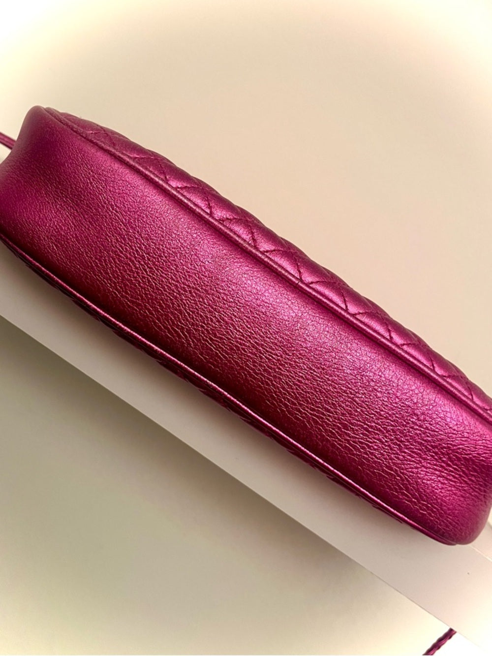 Gucci Metallic Fuchsia Quilted Trapuntata + Card Holder Set Style - GG Marmont — designer product silhouette and material (additional view 2)