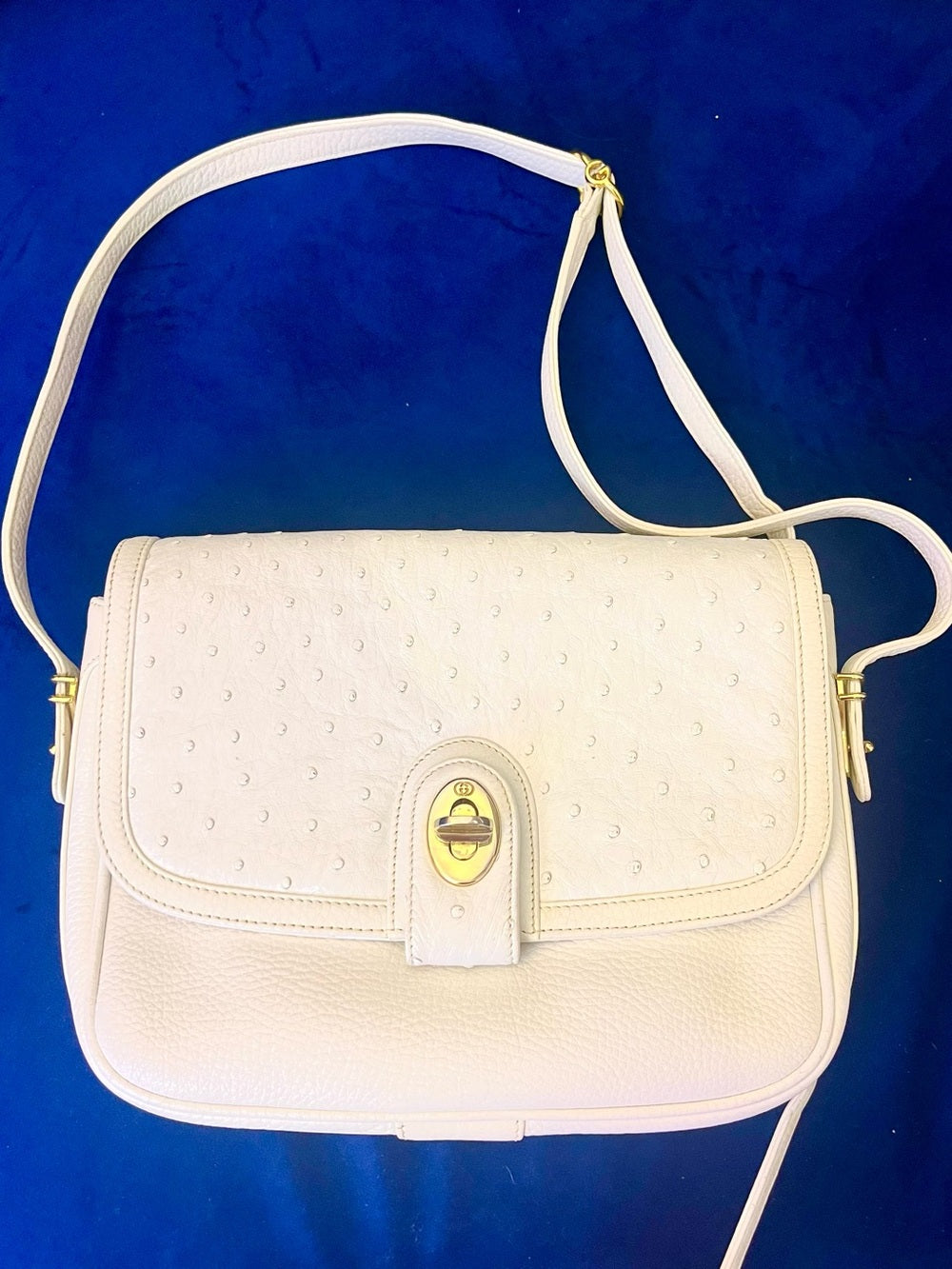 Gucci White Ostrich & Leather Vintage Crossbody Bag Gold GG Turnlock Flap — top handle and shoulder strap attachment