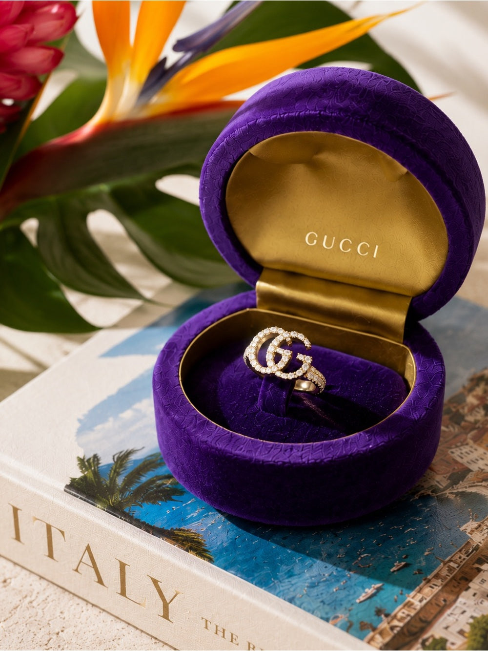 Gucci Double G Pavé Crystal Ring – Gold-Tone Logo Statement Band (Size 6.5–7)
