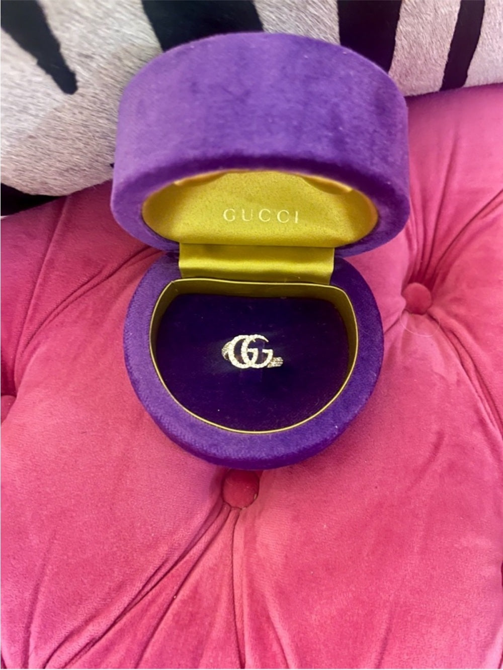Gucci Double G Pavé Crystal Ring – Gold-Tone Logo Statement Band (Size 6.5–7)