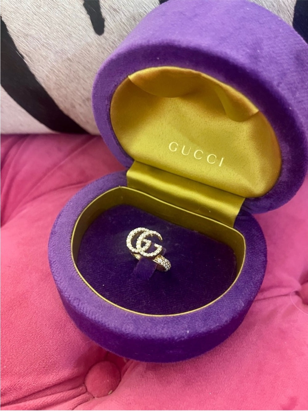 Gucci Double G Pavé Crystal Ring – Gold-Tone Logo Statement Band (Size 6.5–7)