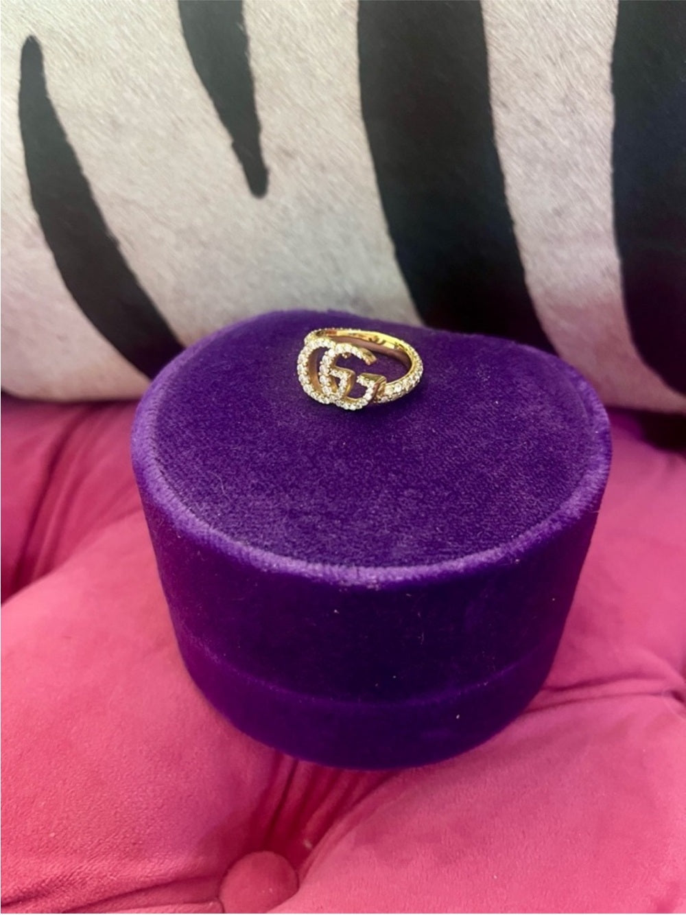 Gucci Double G Pavé Crystal Ring – Gold-Tone Logo Statement Band (Size 6.5–7)
