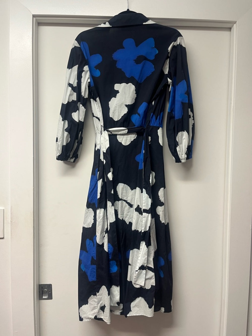 Piazza Sempione Floral Midi Shirtdress Black Blue & White — neckline bodice and shoulder detail